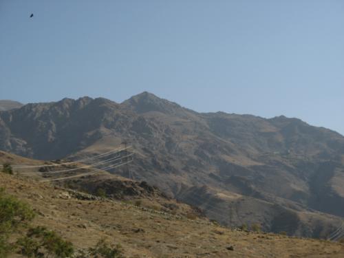 멀리서 바라 본 토찰산