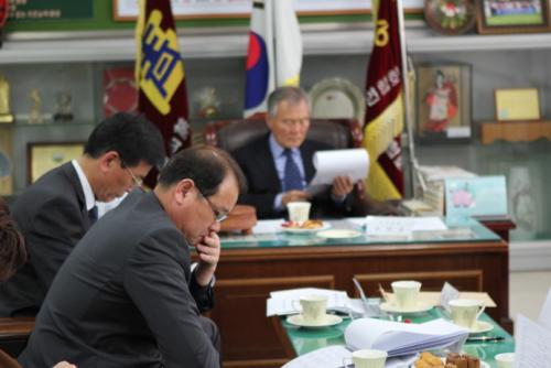 학교운영위원회의 안건토의